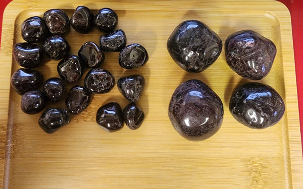 Garnet Tumbled Stone - Maxi Sized